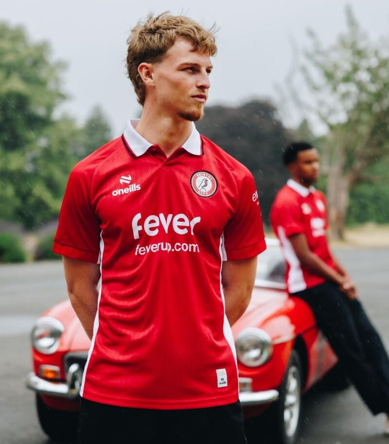 new bristol city home kit in red
